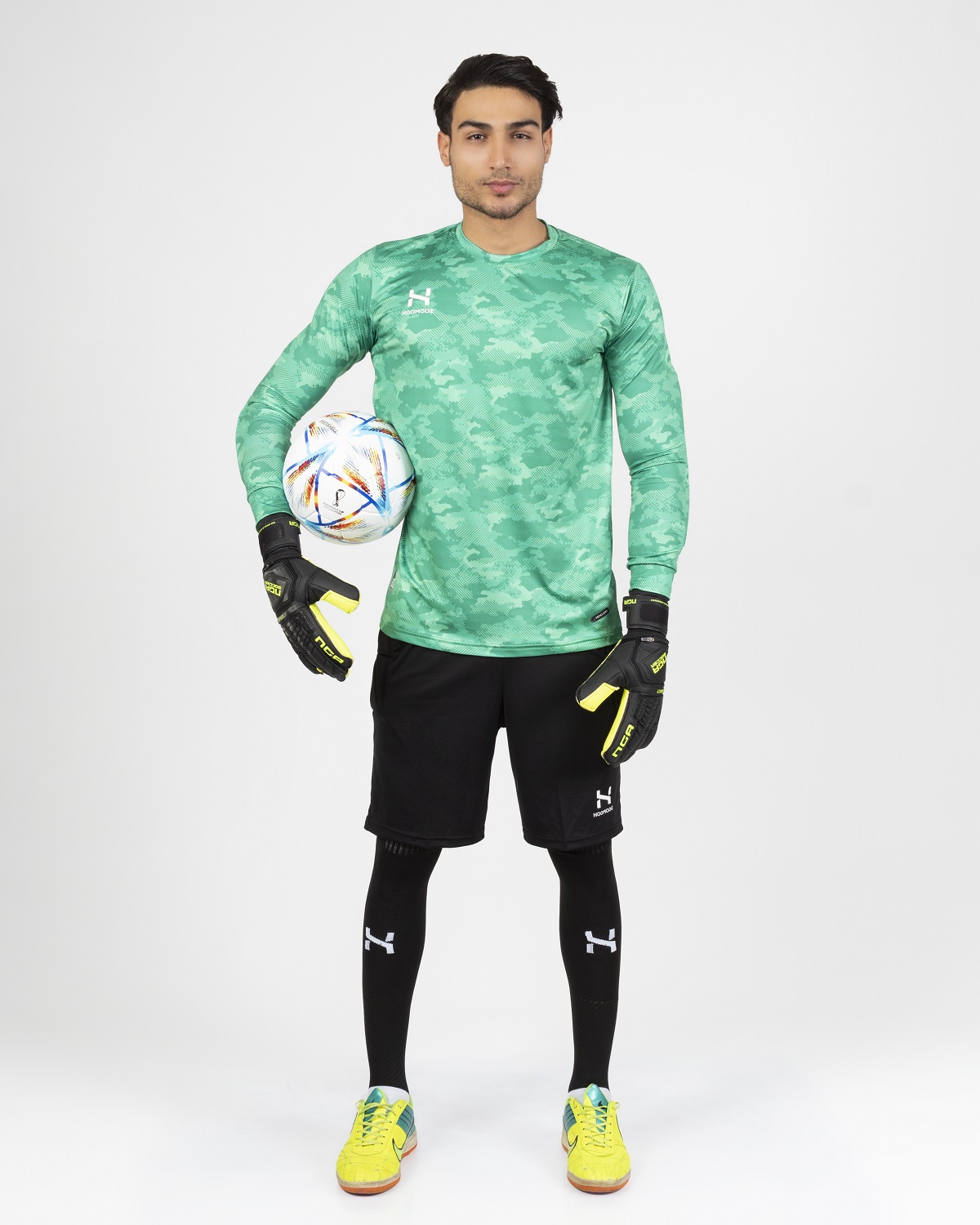 ست دروازه بانی با شورت - هومد